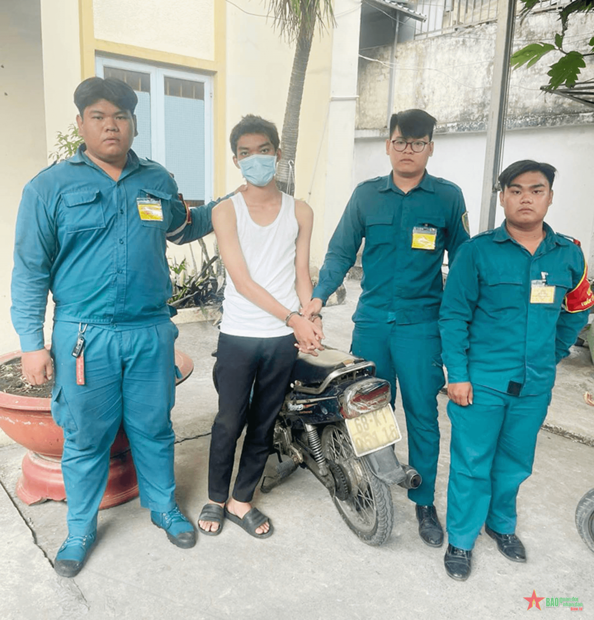 Dân quân TP Hồ Chí Minh dũng cảm bắt cướp