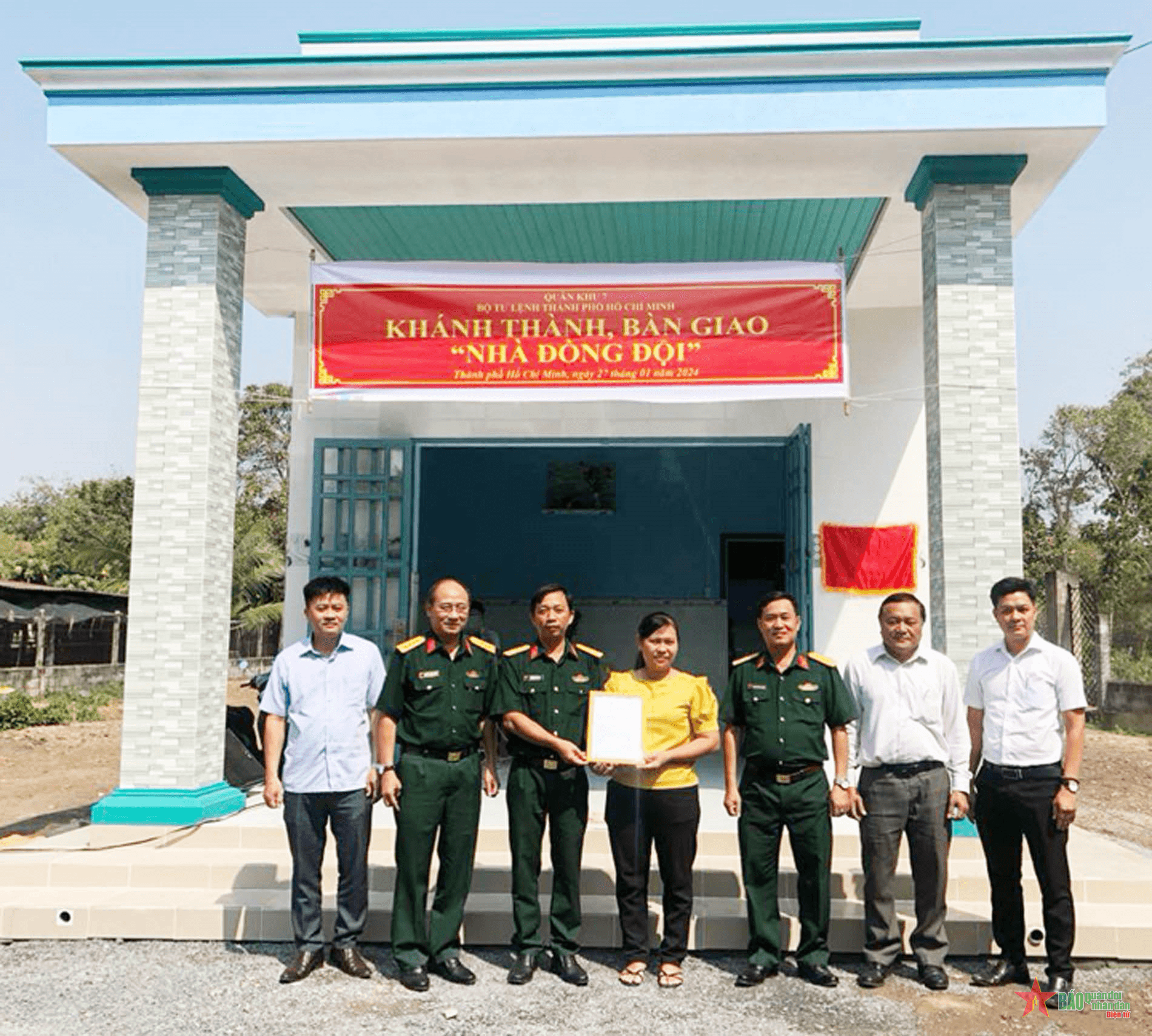 Bàn giao “Nhà đồng đội” tặng quân nhân khó khăn