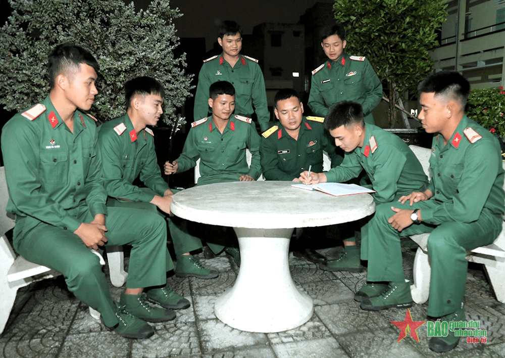 Vững bước trên hành trình mới