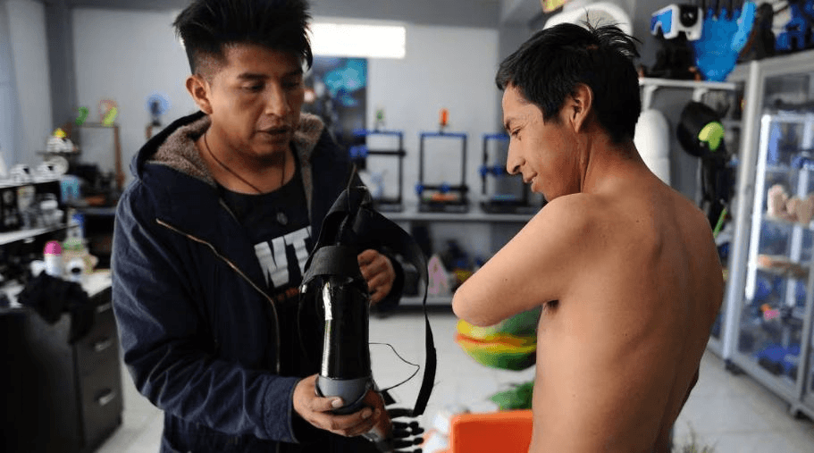 Tìm lại hương vị cuộc sống cho người khuyết tật