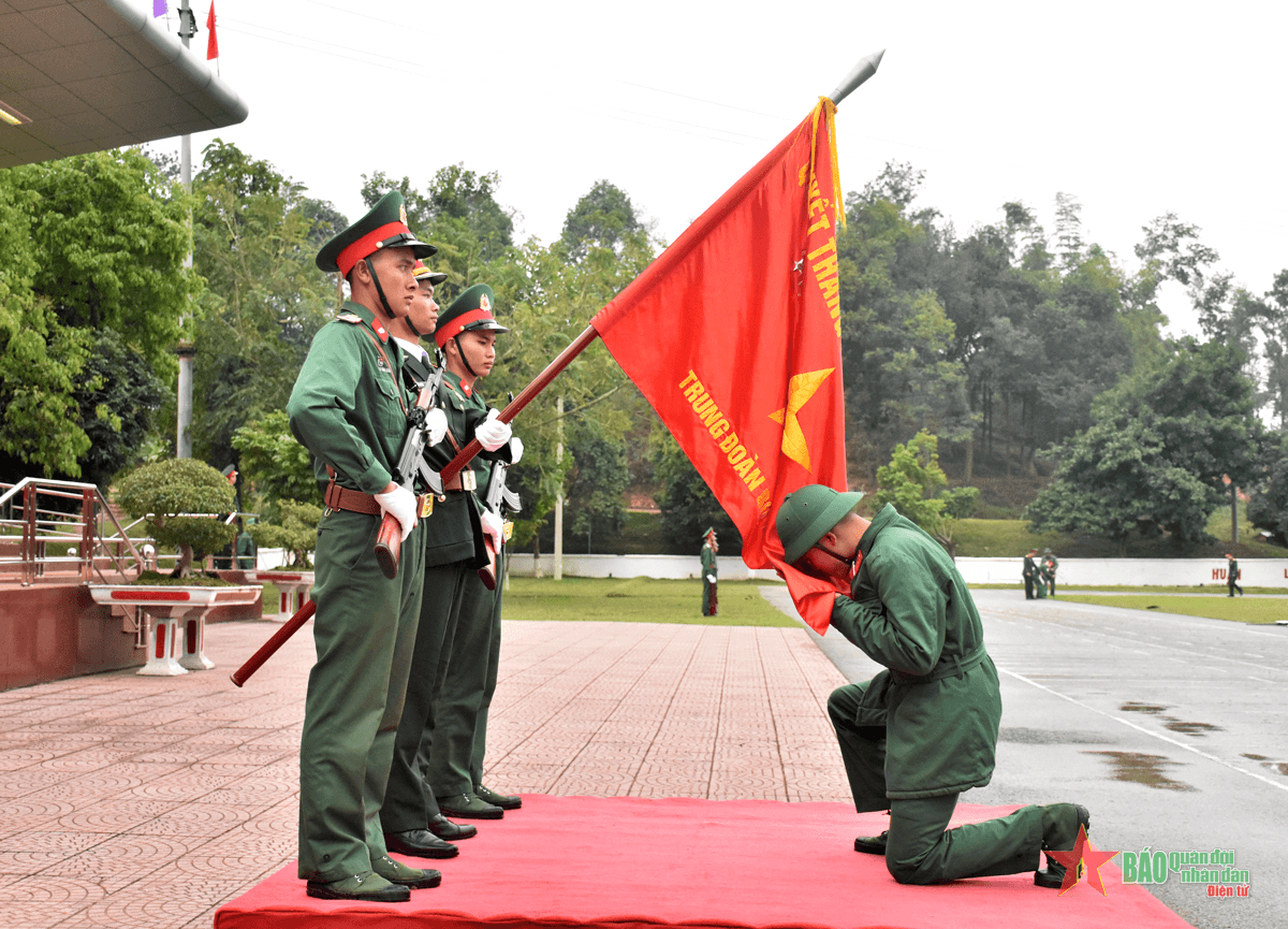 Trung đoàn 82 (Sư đoàn 355, Quân khu 2) tiễn quân nhân hoàn thành nghĩa vụ quân sự năm 2024