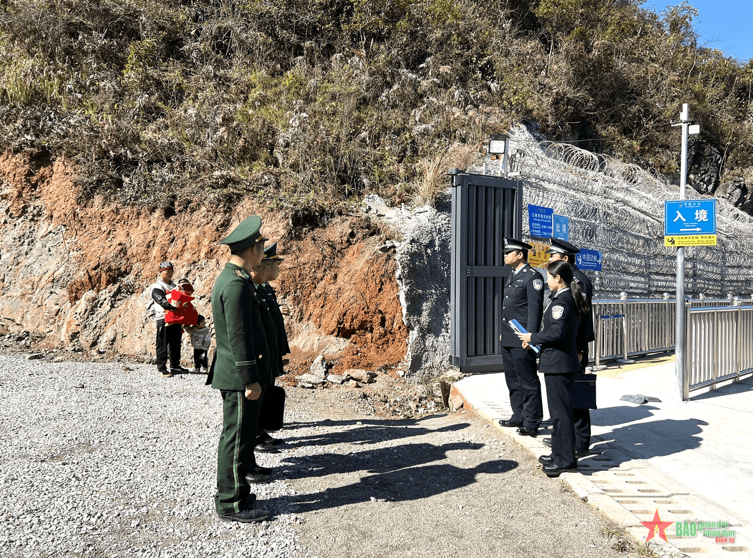 Hà Giang: Trao trả 3 công dân Trung Quốc nhập cảnh trái phép