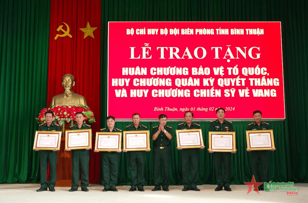 Bộ đội Biên phòng tỉnh Bình Thuận: Trao 141 Huân chương, Huy chương của Chủ tịch nước tặng các cá nhân