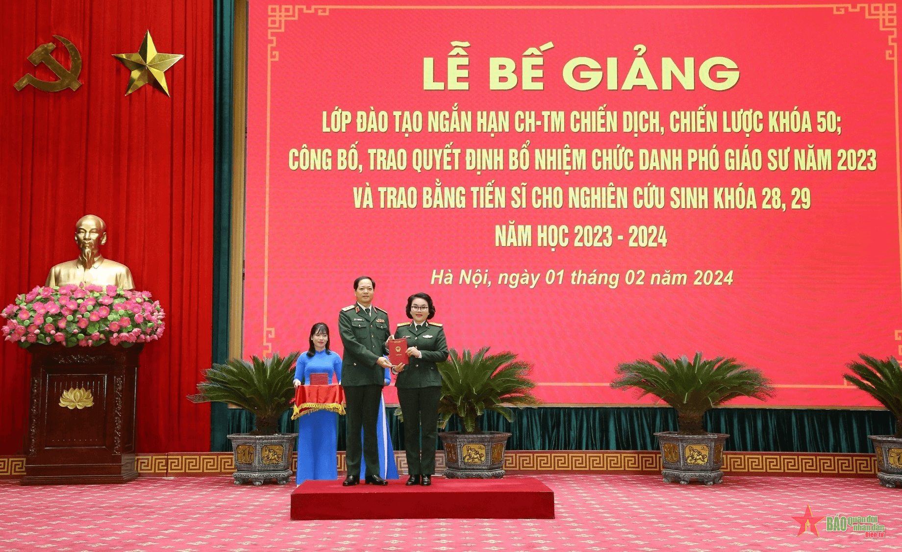 Học viện Quốc phòng bế giảng và trao quyết định Phó giáo sư, bằng Tiến sĩ năm học 2023 - 2024