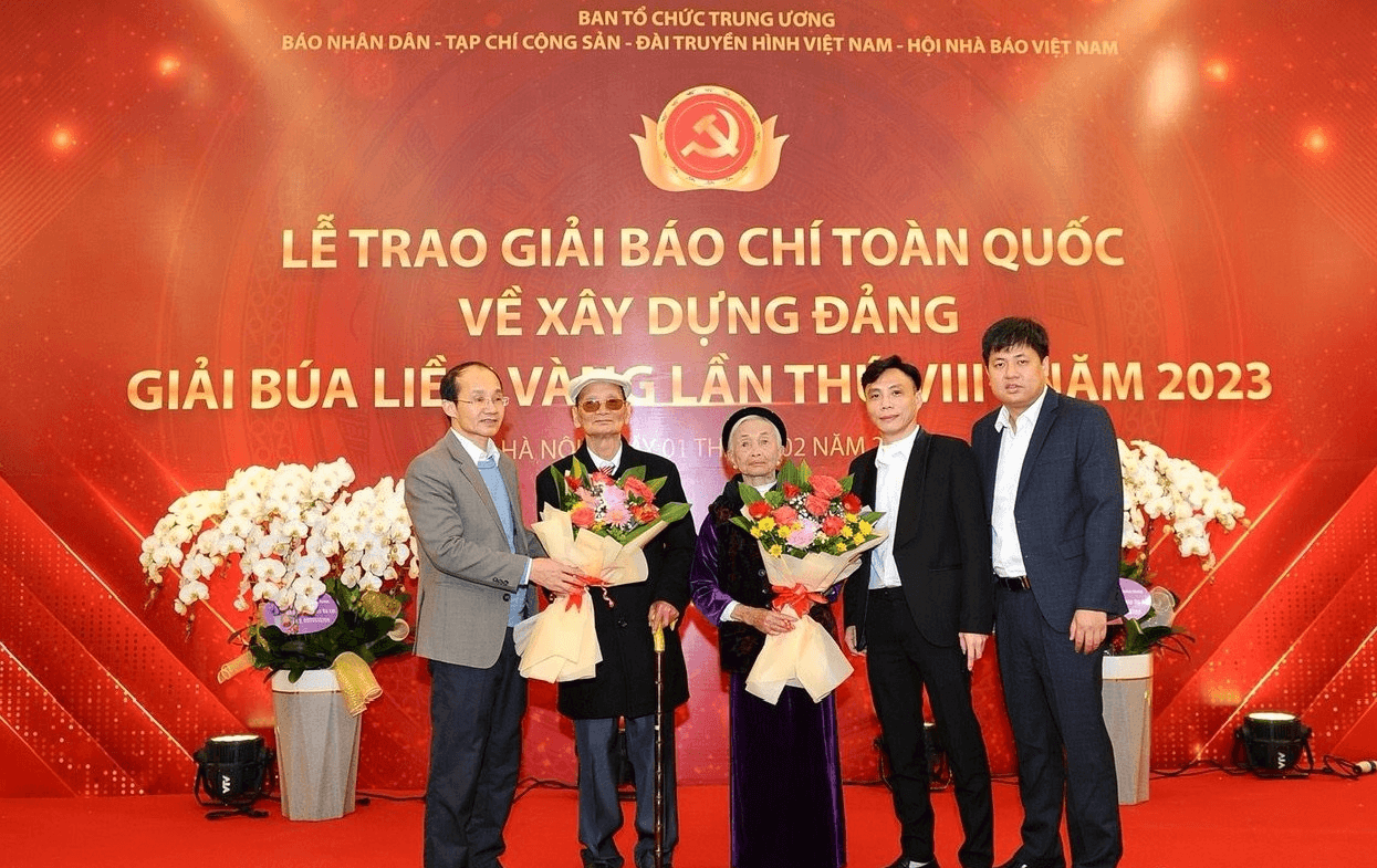 Lòng son với Đảng