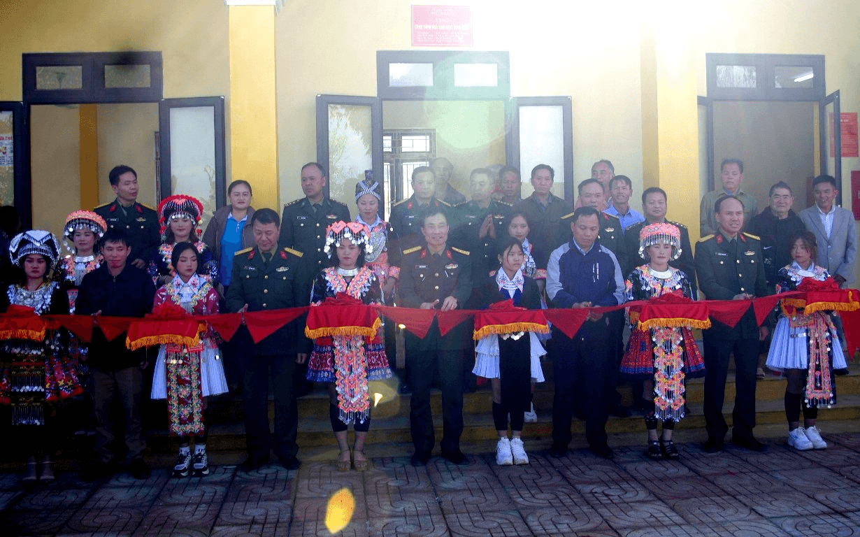 Binh đoàn 12 bàn giao nhà sinh hoạt cộng đồng tại xã Na Ngoi (Kỳ Sơn, Nghệ An)