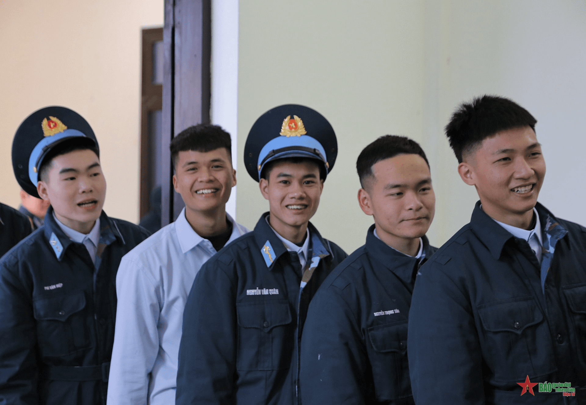 Quyến luyến ngày xuất ngũ