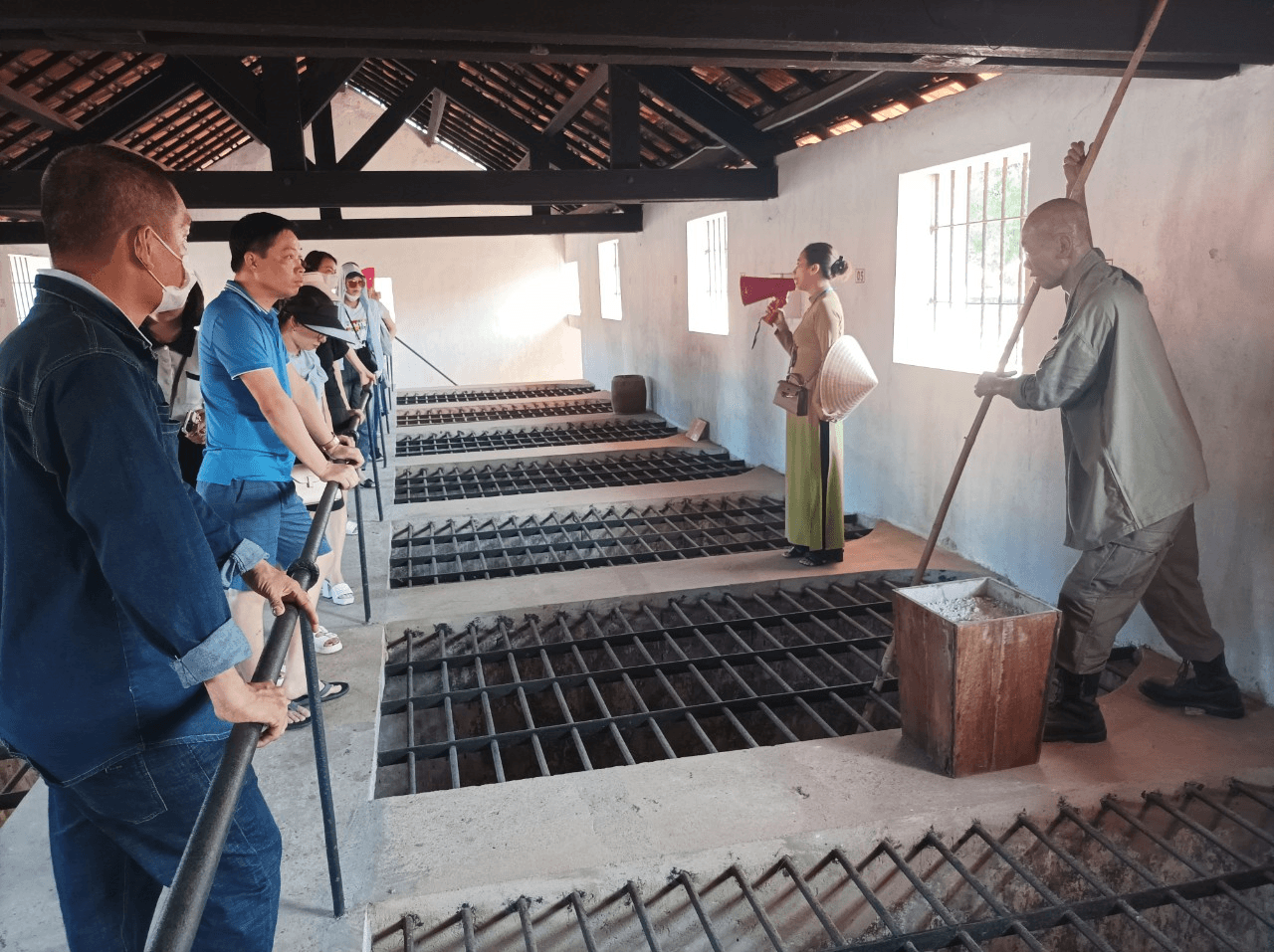 Trăm năm ngời sáng khí tiết người cộng sản - Kỳ 3: Nhà tù thành trường học cách mạng