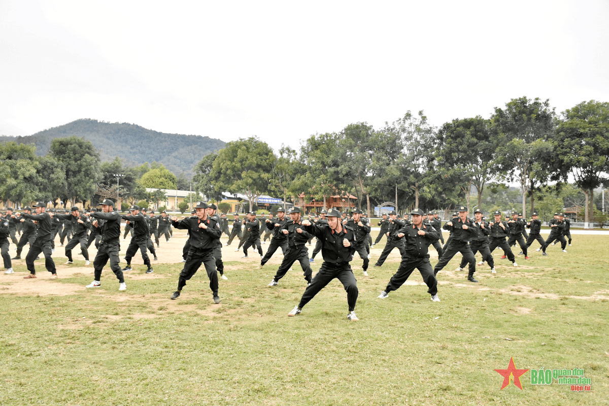 Trung đoàn Cảnh sát cơ động Tây Bắc: “Lá chắn thép” bảo vệ bình yên nơi phên giậu Tây Bắc