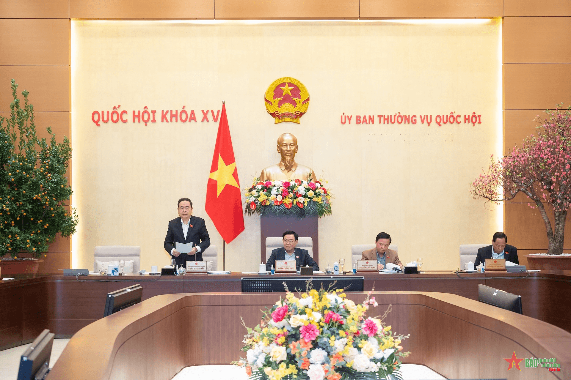 Thông qua nghị quyết về kỷ niệm chương "Vì sự nghiệp Quốc hội Việt Nam"
