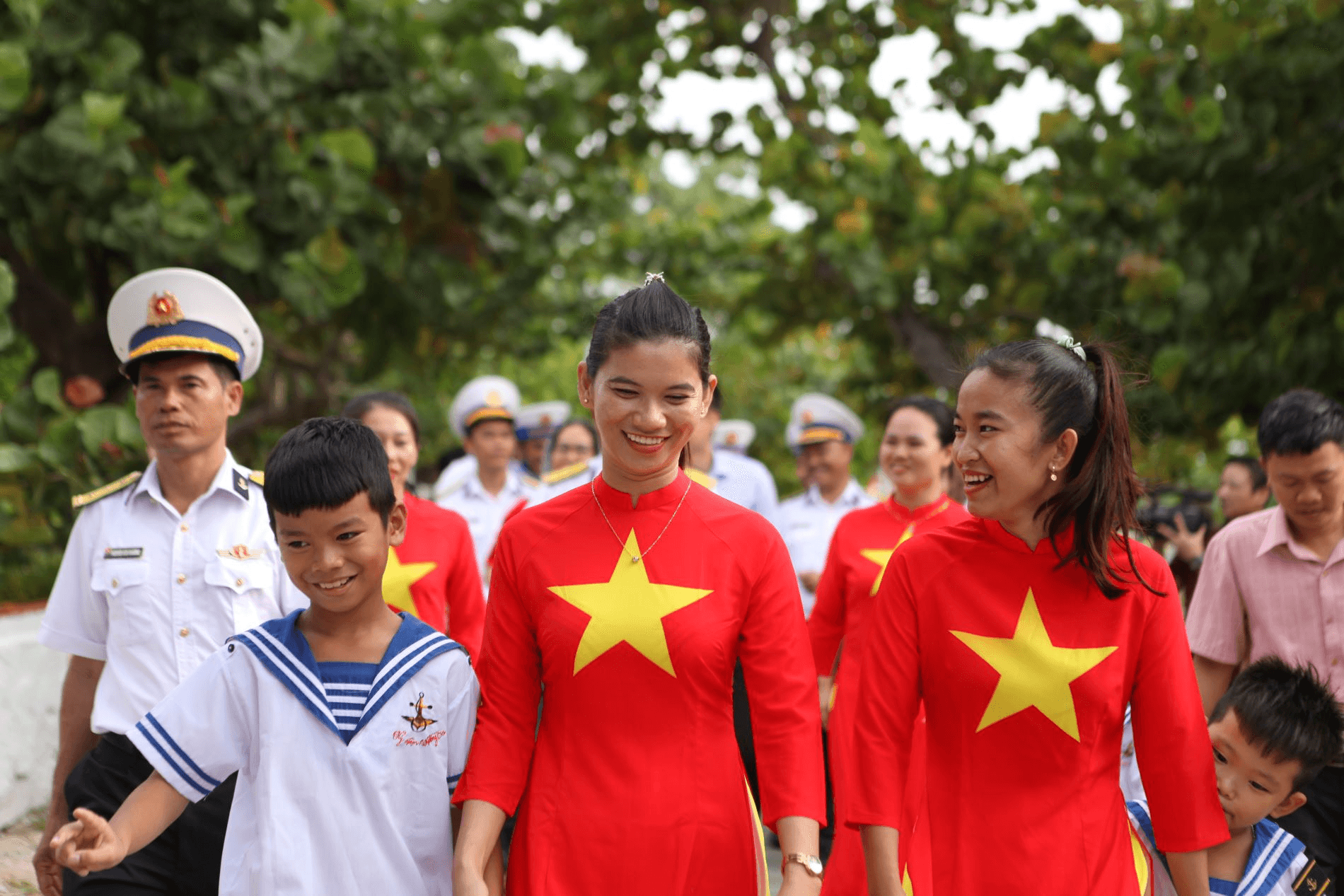 Vững chãi Trường Sa - Bài 2: Những “gia đình Trường Sa”