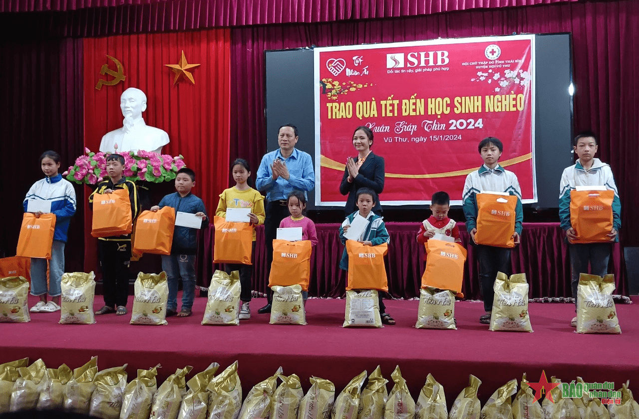 Tri ân trên quê hương 5 tấn