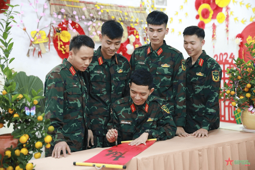 Vui đón xuân ở Trường Sĩ quan Chính trị