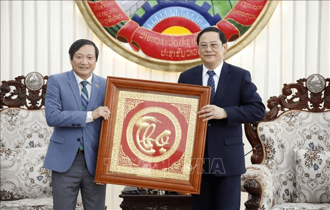 Lãnh đạo Đảng, Nhà nước Việt Nam chúc mừng sinh nhật nguyên Chủ tịch Đảng, nguyên Chủ tịch nước Lào Khamtay Siphandone