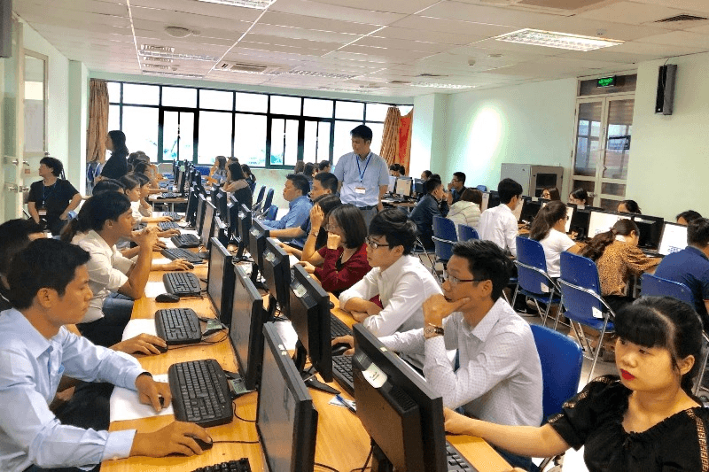 Con của sĩ quan Quân đội nhân dân Việt Nam có được ưu tiên tuyển dụng công chức không?
