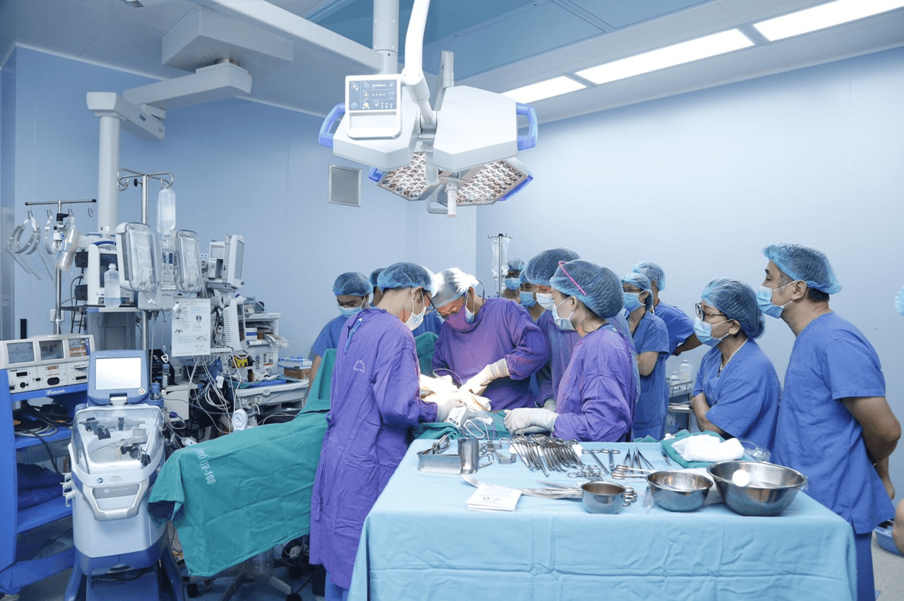 Biết ơn các thầy thuốc Bệnh viện Trung ương Quân đội 108