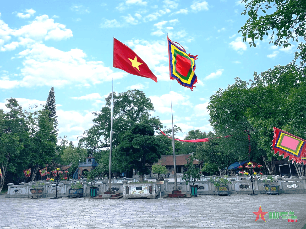Mùa xuân về nơi cội nguồn đất Mẹ