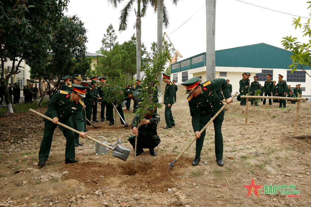 Lữ đoàn 649 hưởng ứng “Tết trồng cây đời đời nhớ ơn Bác Hồ"