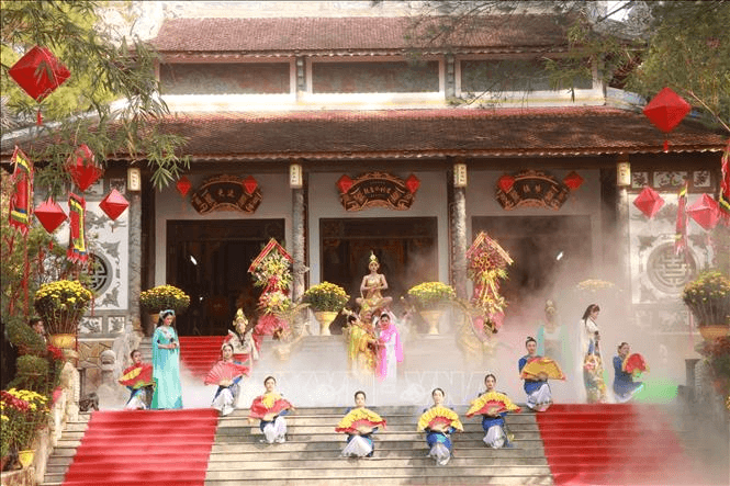 Khai hội Đền Huyền Trân