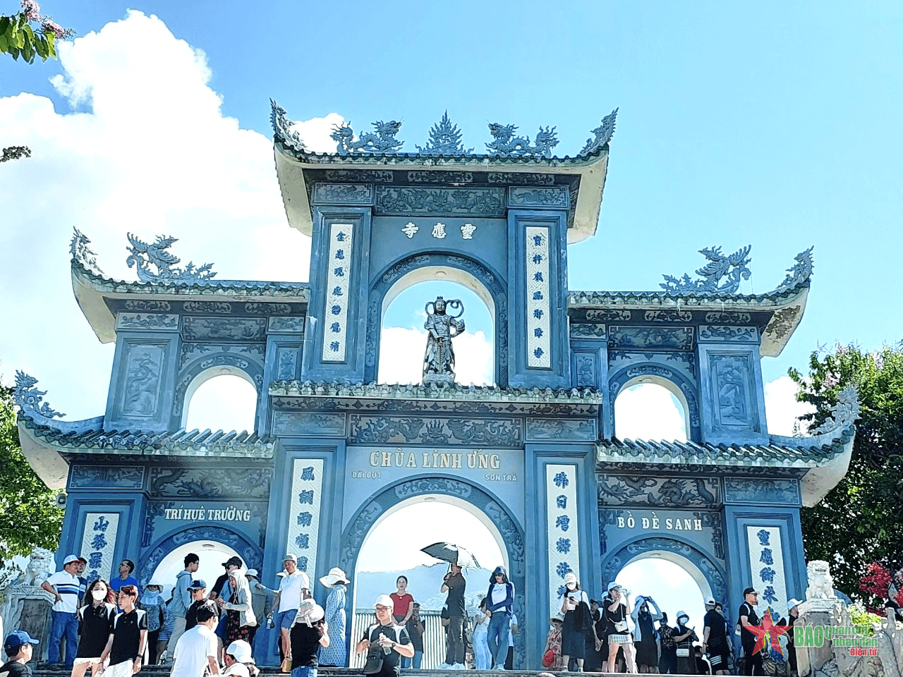 Du xuân chùa Linh Ứng Bãi Bụt