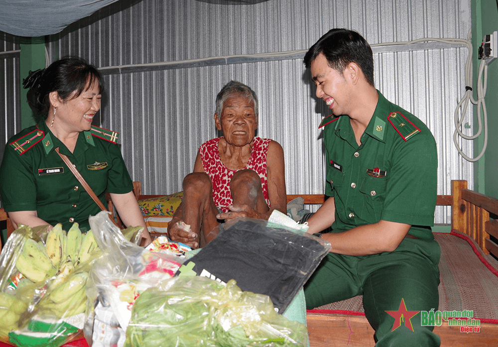 Nhiều nghĩa tình từ "hàng 0 đồng"