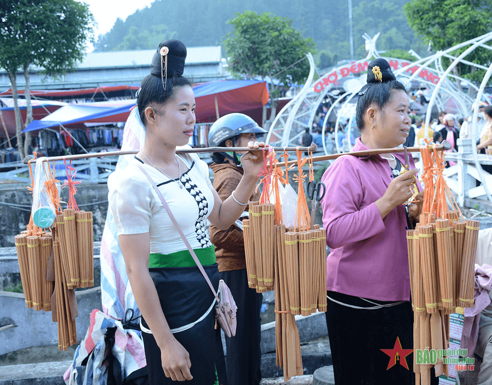 Đặc sắc chợ phiên San Thàng