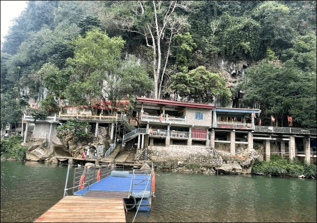 Lên Bắc Kạn vãng cảnh đền Thắm