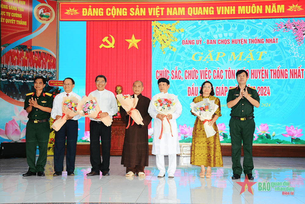 Nghĩa tình quân dân, đạo đời gắn kết