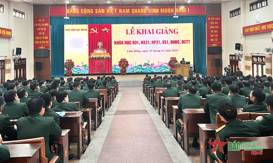 Học viện Lục quân khai giảng các khóa đào tạo