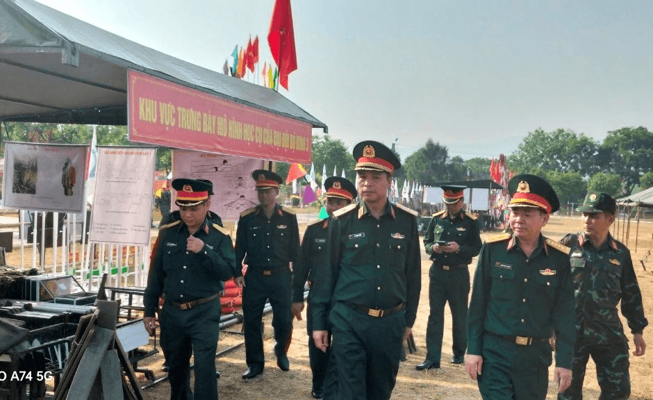 Đoàn công tác Bộ Quốc phòng kiểm tra công tác chuẩn bị huấn luyện năm 2024 tại Kon Tum
