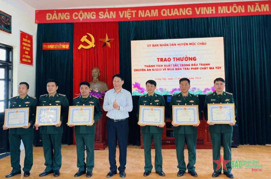 Sơn La: Khen thưởng lực lượng phá chuyên án ma túy, thu giữ 18.000 viên ma túy tổng hợp