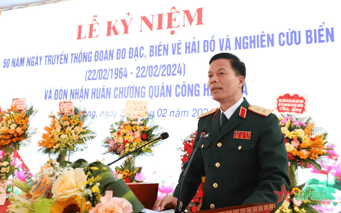Đoàn Đo đạc, biên vẽ hải đồ và Nghiên cứu biển đón nhận Huân chương Quân công hạng Ba