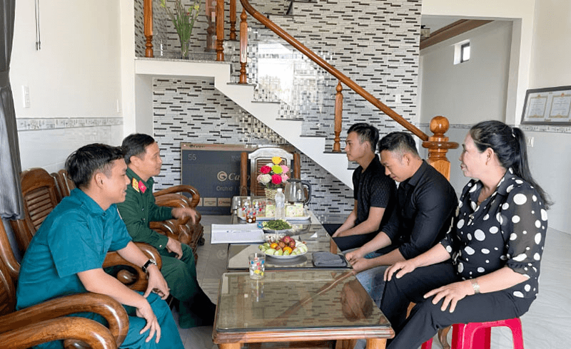DIỄN ĐÀN LỜI HỨA VỚI HẬU PHƯƠNG: Hai cử nhân là anh em ruột tình nguyện nhập ngũ