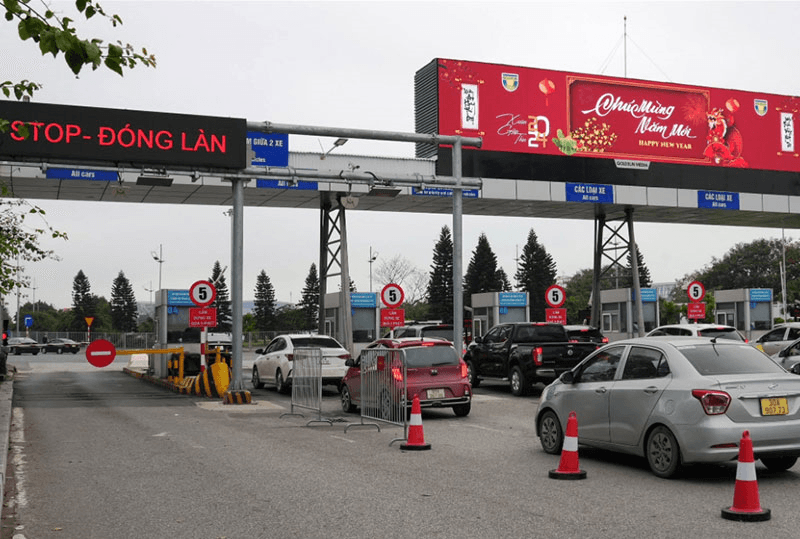 An toàn giao thông: Thu phí không dừng ở sân bay để hạn chế ùn tắc