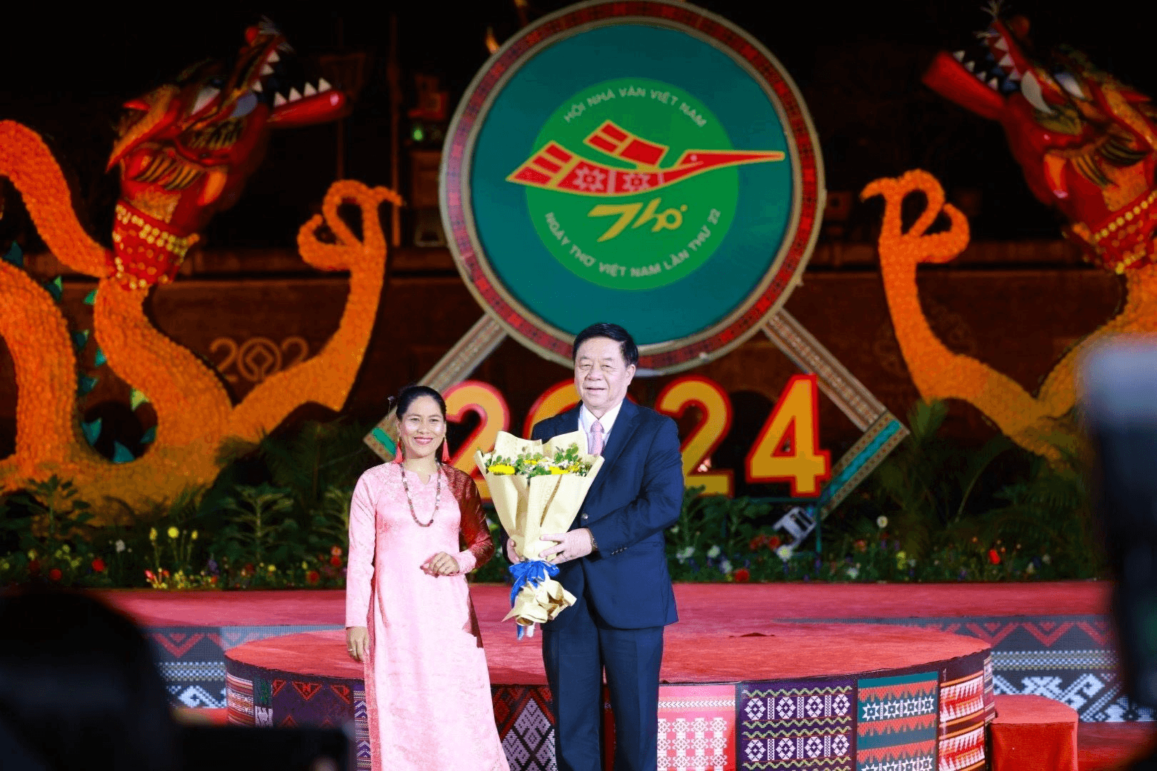 Rực rỡ “Bản hòa âm đất nước” trong đêm Nguyên tiêu