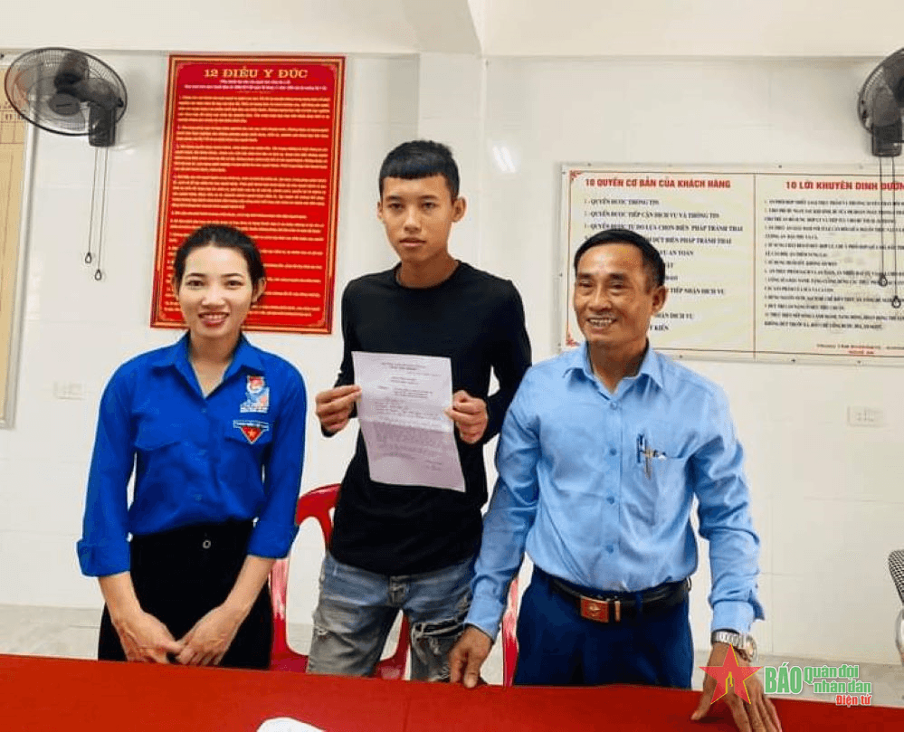 DIỄN ĐÀN LỜI HỨA VỚI HẬU PHƯƠNG: Thanh niên trên quê hương Xô Viết hăng hái lên đường bảo vệ Tổ quốc
