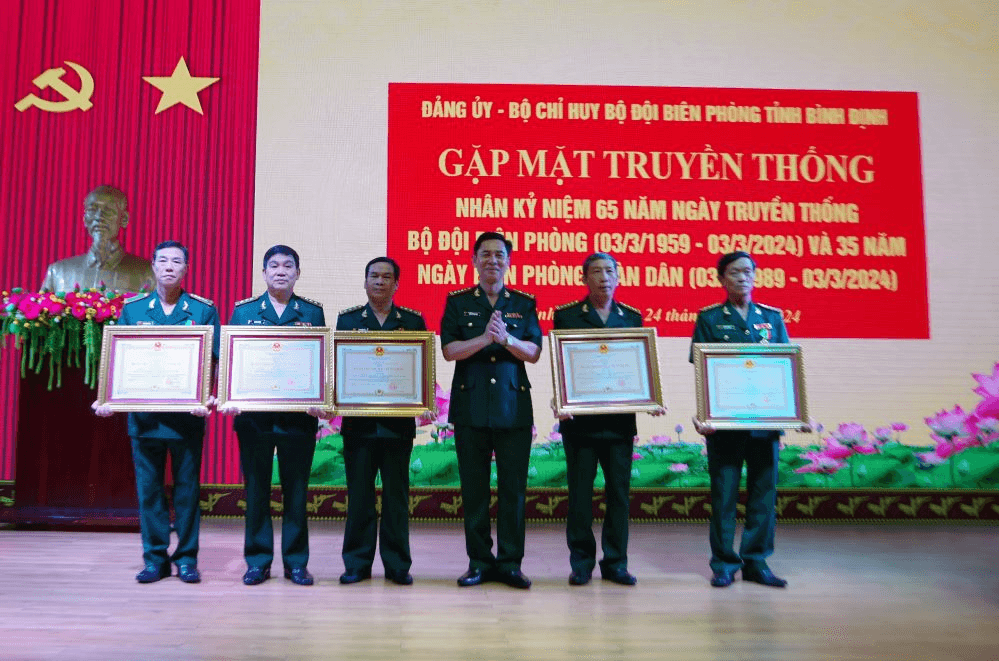 Bộ đội Biên phòng tỉnh Bình Định gặp mặt truyền thống