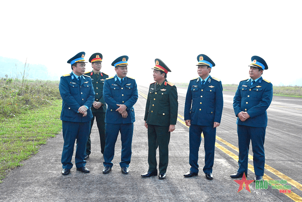 Từ kỳ tích Đoàn Không quân Sao Đỏ