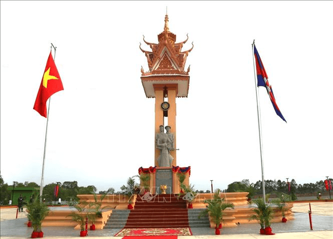 Khánh thành Đài hữu nghị Việt Nam - Campuchia tại tỉnh Svay Rieng