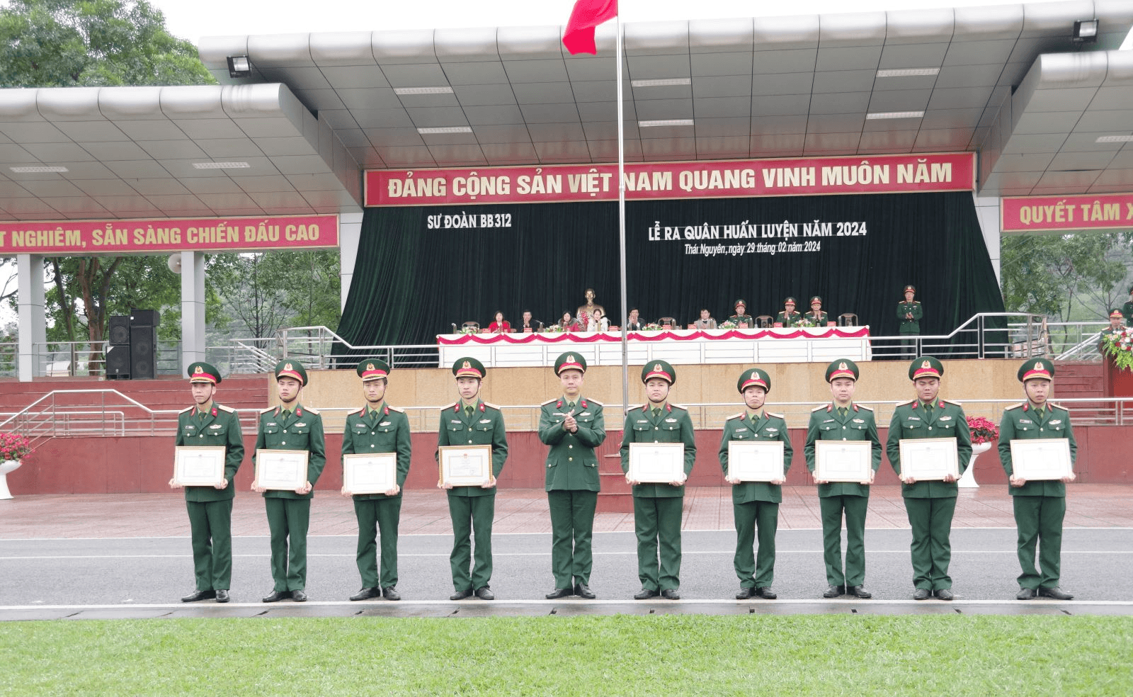 Khối các cơ quan Sư đoàn 312 ra quân huấn luyện năm 2024