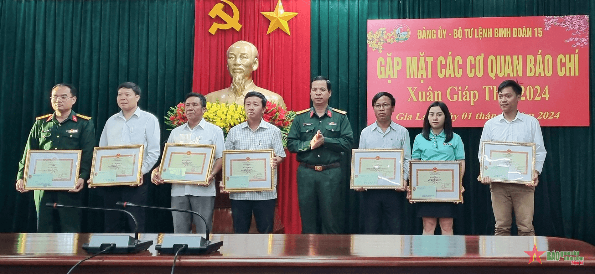 Binh đoàn 15 khen thưởng 6 tập thể, 12 cá nhân thuộc các cơ quan báo chí