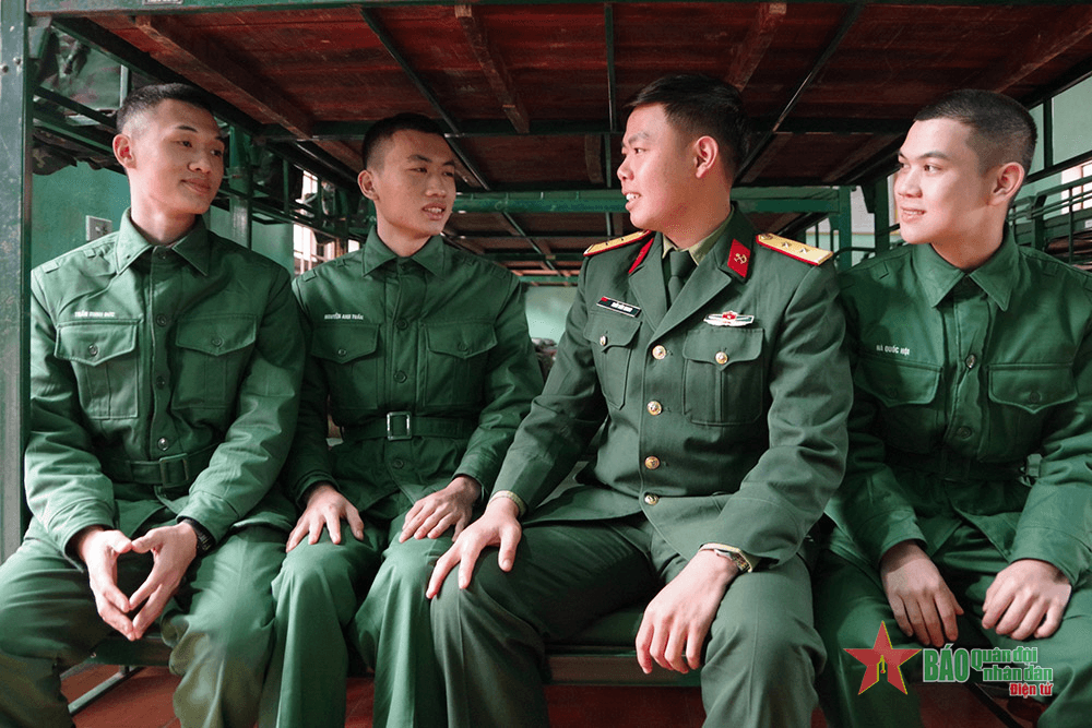 Thấu hiểu, sẻ chia cùng chiến sĩ mới