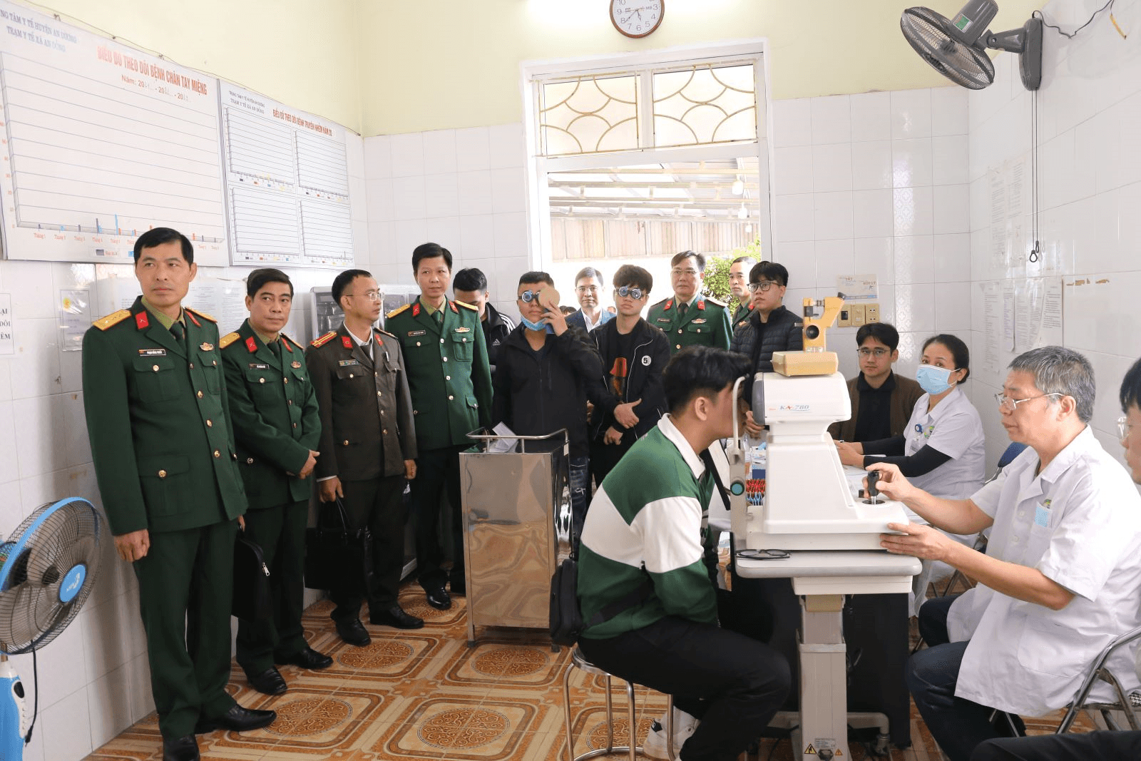 Tháo gỡ khó khăn, bất cập, bảo đảm tốt chất lượng tuyển quân