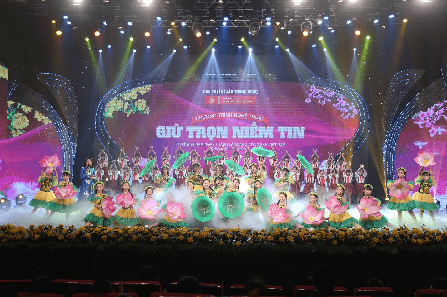 Chương trình nghệ thuật “Giữ trọn niềm tin”: Rạng rỡ 94 mùa xuân có Đảng