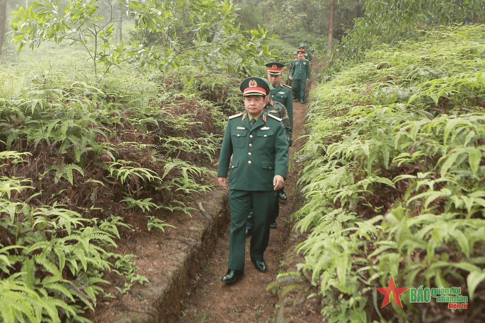 Thiếu tướng Nguyễn Ngọc Hà kiểm tra luyện tập chuyển trạng thái sẵn sàng chiến đấu tại Thanh Hóa