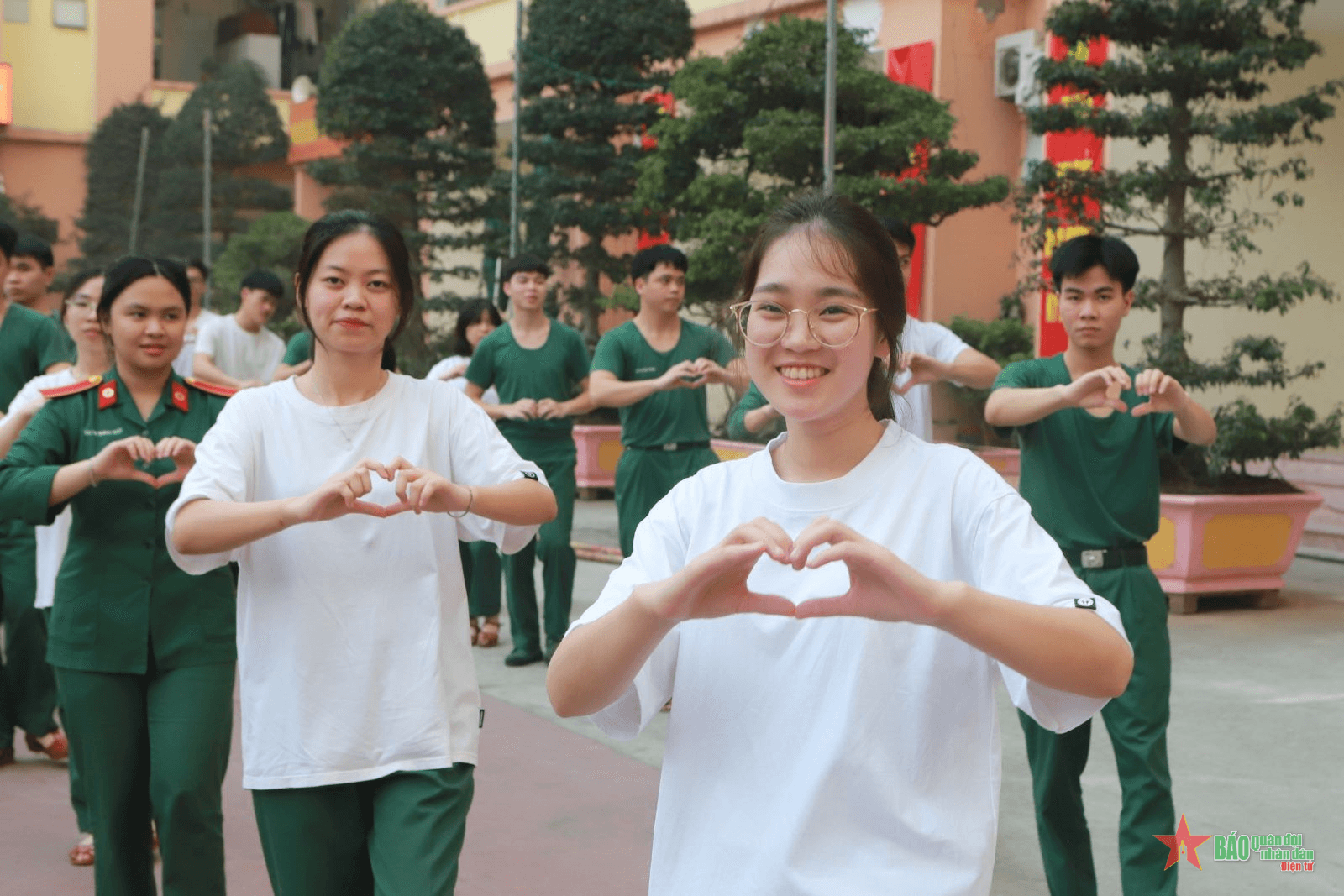 Học viện Quân y: Hơn 300 cán bộ, học viên luyện tập vũ điệu trong sinh hoạt tập thể