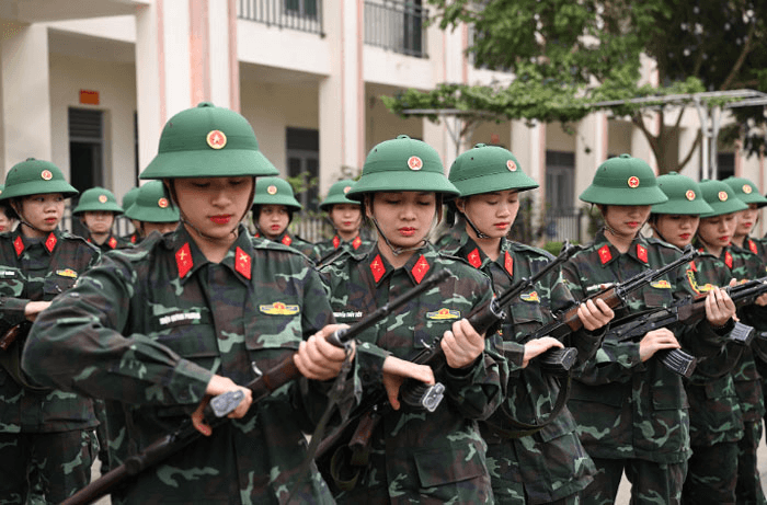 Những ngày đầu quân ngũ của nữ chiến sĩ ở Trung đoàn 692