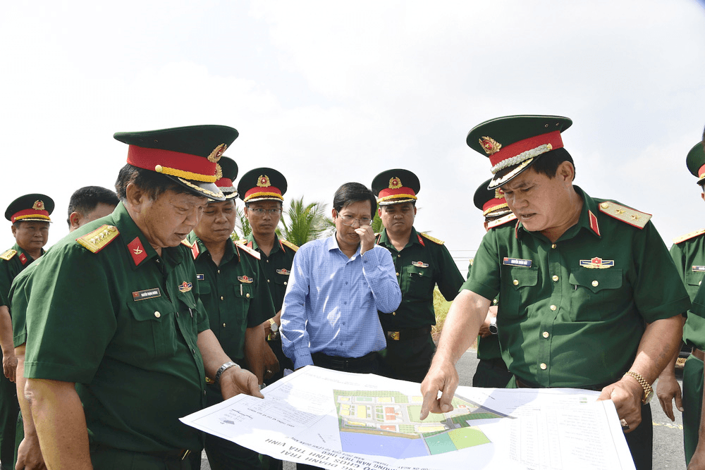 Tư lệnh Quân khu 9 kiểm tra dự án xây dựng doanh trại tại tỉnh Trà Vinh