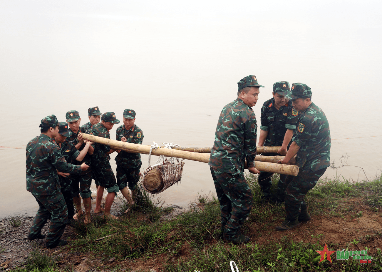Bộ CHQS tỉnh Hưng Yên di dời và hủy nổ thành công một quả bom lớn