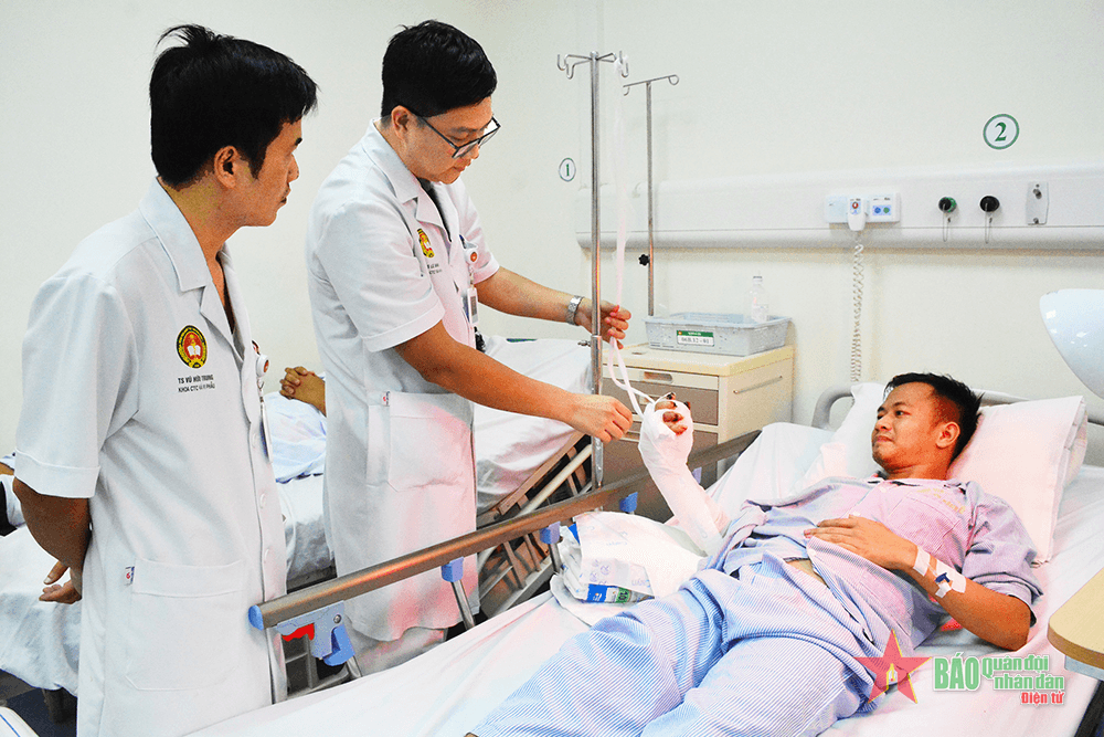 Cán bộ trẻ dấn thân, cống hiến